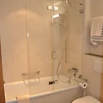 グレッチャーガルテン ホテル グリンデルヴァルト