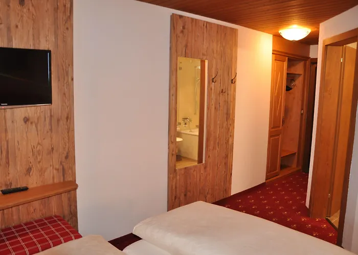 Gletschergarten Szálloda 3*