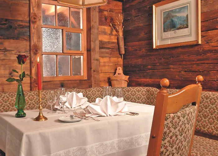 Gletschergarten Szálloda 3*